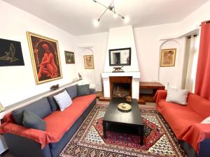 Classic 2 Bedroom Apartment Next to Metro - Marousi