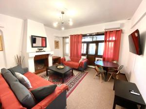 Classic 2 Bedroom Apartment Next to Metro - Marousi