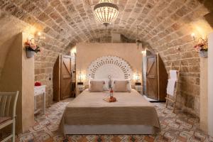 Stone Cave Suite