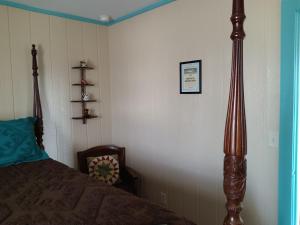 Deluxe Queen Room room in Tombstone Bordello Bed & Breakfast