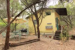 The Mexico Cabin at Creekside Camp & Cabins - Spicewood
