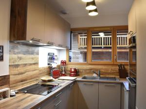 Chalets Chalet Les Allues, 5 pieces, 11 personnes - FR-1-180-585 : photos des chambres