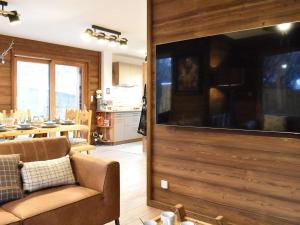 Chalets Chalet Les Allues, 5 pieces, 11 personnes - FR-1-180-585 : photos des chambres