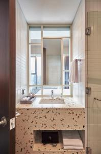 Phòng Tiêu Chuẩn Giường Đôi – Nhận Phòng Muộn Lúc 7:00 Tối (Standard Double Room - Late Check-In at 7:00 PM)