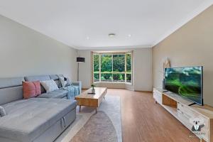 KozyGuru | Penrith | Cosy 4BED House | Free Internet