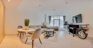 Stylish studio in Marquise Square Tower