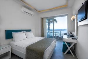 Double Room with Sea View room in Hotel Mavi Deniz