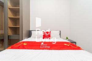 RedLiving Apartemen Transpark Juanda - Icha Rooms Tower Jade with Netflix