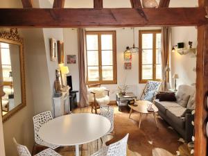 Appartements LE VALENTIN -Coeur Historique -La Clef de Honfleur : photos des chambres