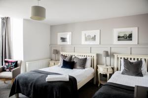 Family Room with Shower room in The George Hotel