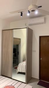 Luxurious 2 bedroom apartment - Ariyana Resort Apartments -Athurugiriya