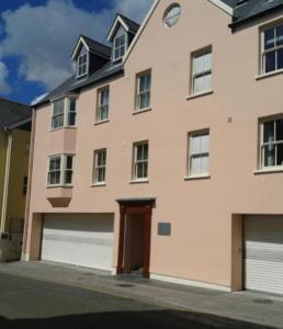 January special offer 2 bed Tenby flat free parking