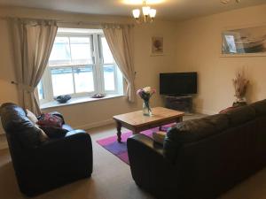 January special offer 2 bed Tenby flat free parking