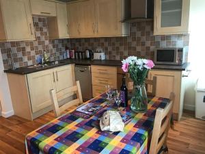 January special offer 2 bed Tenby flat free parking