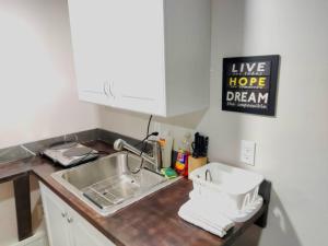 Guest House with Private Entrance- walk to Downtown Noblesville