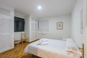 2BR Penthouse with Terrace and City views