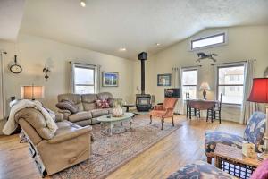 obrázek - Charming Cody Home, Walk to Downtown!