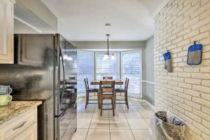 Cozy Getaway Less Than 2 Mi to Columbus State!