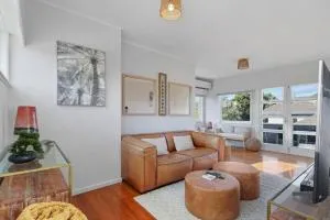Amazing Home By Beach - Fully Aircon-ed - Wifi - Pakurangi