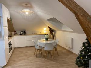 Chez Gustave charmant T2, 4 min place Ducale