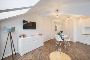 Skylight Loft near City Center