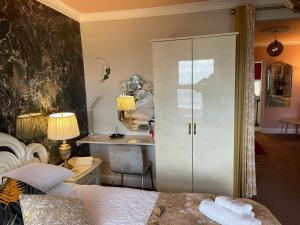 "The Italian" Seafront Apartment