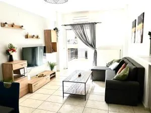Modern condo with garage near the square and beach - Aigio