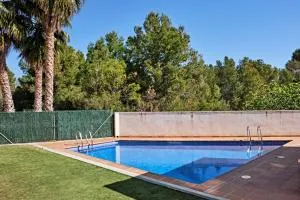 Bonito Bajo en Edificio Marina 1 - 卡拉法特