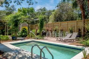 Petit Bonheur - Blue Mountain Beach