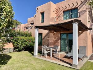 HomeForGuest Villa 7 in Salobre Golf with nice views to the mountains