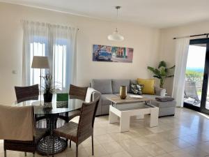 HomeForGuest Villa 7 in Salobre Golf with nice views to the mountains