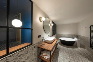 Hotels Hotel Baud - Les Collectionneurs : photos des chambres