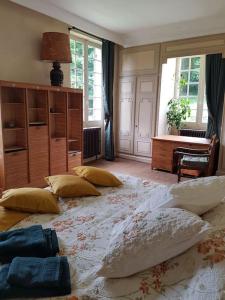 Maisons de vacances Manoir Perigord Noir/Piscine chauffee/Etang&Foret : photos des chambres