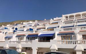 Pool & View Christianos