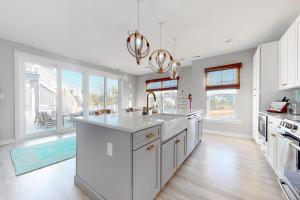 Tidal Walk --- 28 Tibbetts Point Way