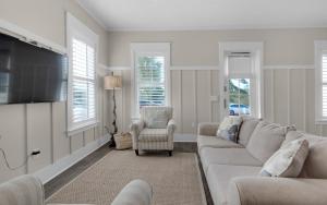 19 Moonlit Shores Ln