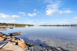 Pelican Waters