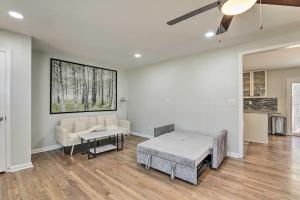 Renovated Home Yard, 11 Mi to Dtwn Atlanta!