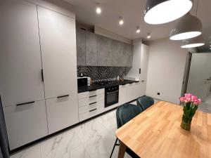 ВІП стилізовані у Львові з просторою вітальнею, на вулиці Під Голоском 15 Б