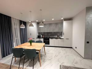 ВІП стилізовані у Львові з просторою вітальнею, на вулиці Під Голоском 15 Б