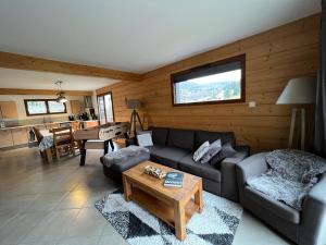 Chalets Chalet Casa de Monzel with 6-Person Jacuzzi & Panoramic View : Chalet 3 Chambres