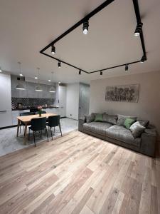 ВІП стилізовані у Львові з просторою вітальнею, на вулиці Під Голоском 15 Б