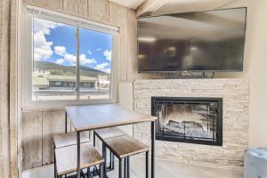 NEW LISTING! Amazing Lake and Mountain Views at this Dillon Condo! condo