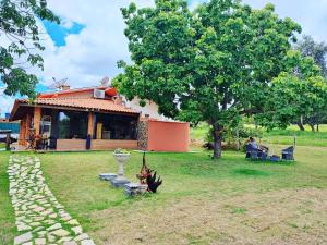 COM LAREIRA Recanto do Lago no Santa Bárbara Resort Residence