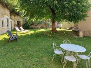 Charmante maison avec jardin privé, cheminée et WIFI - FR-1-381-67
