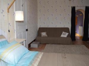 Maisons de vacances Gite Seuilly, 7 pieces, 10 personnes - FR-1-381-67 : photos des chambres