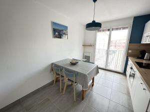 Appartements Appartement Port-Vendres, 3 pieces, 4 personnes - FR-1-309-241 : photos des chambres