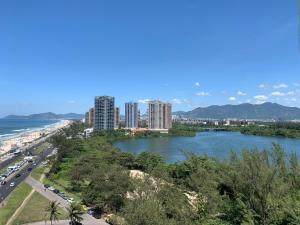 Apart hotel em frente à praia da Barra da Tijuca, vista total para o mar
