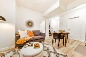 Cozy Nordic Utopia, Bsmt Suite near WEM & DT, King Bed, WiFi - Leduc