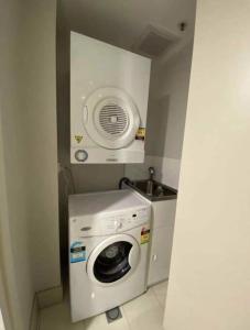 CBD 1BEDPOOLGYMSAUNA - CLOSE TO EVERYTHING!